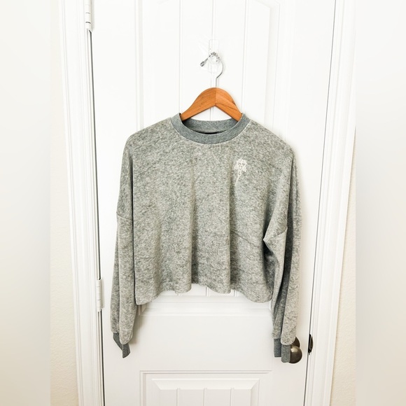 Electric & Rose Grey Velour Pullover Size Small - Picture 1 of 2